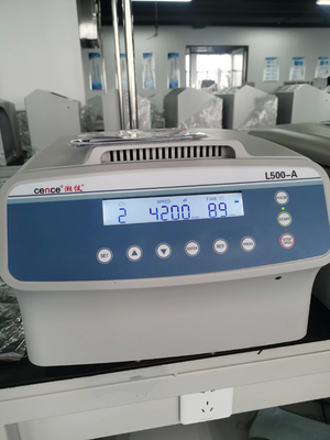 Prix d'usine Vitesse maximale 5000 tr / min Centrifugeuse clinique de laboratoire pour l'hôpital de laboratoire