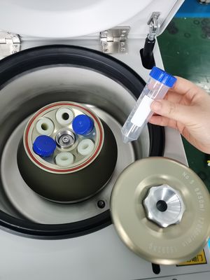 Centrifuge de paillasse à grande vitesse H1750R avec une vitesse maximale de 18500 tr/min, une FCR maximale de 29302xg et un rotor oscillant 4x100ml