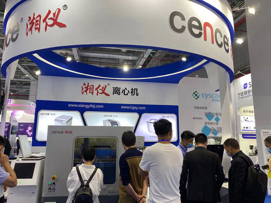 Centrifuge réfrigérée à grande vitesse 25000 tr/min avec FCR de 50560xg et capacité de 6x100ml pour utilisation en laboratoire