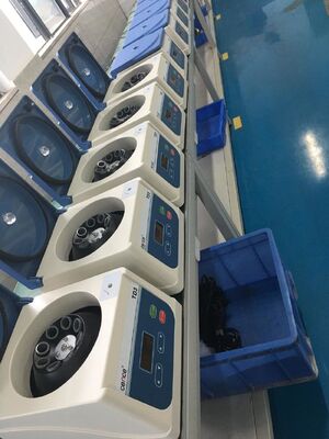 Machine de centrifugeuse portable PRF à 4000 tr / min et 1980xg Max RCF pour utilisation en laboratoire